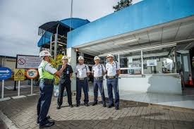 Patroli adalah petugas yang ditugaskan secara khusus untuk menjalankan patroli diwilayah ang meliputi keseluruhan pagar yang mengelilingi pabrik, plant, gudang, perkantoran, tanki pengumpul, instalasi listrik, dan kritikal fasilitas lainnya di lingkungan ; Sigap Prima Astrea Total Security Solution