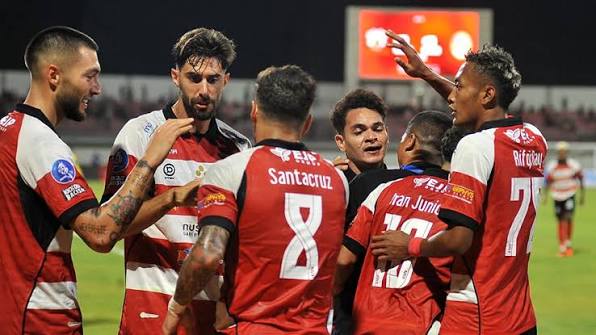 Prediksi skor Persebaya vs Madura United