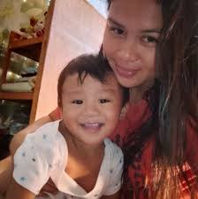 Your family deserves the crispylicious, juicylicious Chickenjoy in a  bucket! Dial #87000 at magpadeliver na today.