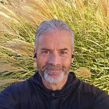 A piece of advice.. tune into @gutfeldfox tonight. Here are a pair of  reasons why you should. @tyrussmash