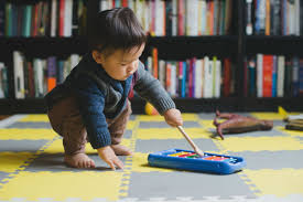 Children replicate a block structure based on a verbal description from lead builder. The Mind Body Connection 6 Activities To Help Kids Build Spatial Awareness