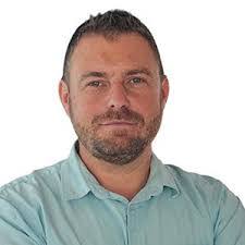 Robert Pap's Instagram, Twitter & Facebook