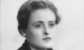 Elizabeth Spires's Instagram, Twitter & Facebook