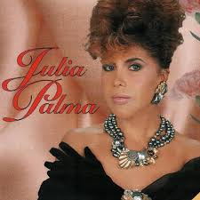 Sabías qué… Lucha Villa inició se carrera como modelo, formó parte de la  compañía dirigida por el empresario argentino Luis Dillon, mismo que  decidió lanzar tres cantantes de ranchero, dos mujeres y