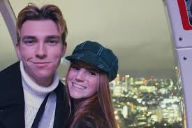 MADELYN ASHLEY LORIA (@madelynashleyy)