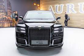 It is made up of 348 senators (sénateurs and sénatrices) elected by part of the country's local councillors. Senat Limousine L700 Geneva International Motor Show