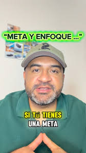 El enfoque no es mirar al lado, es mirar al frente, mientras tú te  comparas, alguien más avanza 😌 Concéntrate en tu camino, en tu progreso,  en tu meta, la verdadera victoria