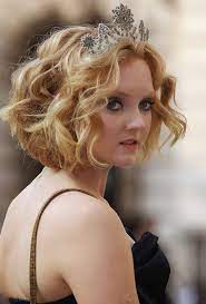 Lily Cole Short Hair Google Search Capelli Corti Ondulati Idee Per Acconciature Capelli Corti Viso Rotondo