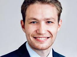 Financial planner switches firms as wealth manager expands operation