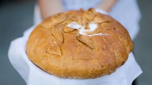 Im eignen haus sei euch beschieden heimat, glück und gottes frieden! Brot Und Salz Zum Einzug Was Steckt Hinter Dem Brauch