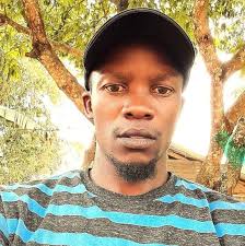 Omuyimbi Eddy Kenzo Ayanukudde Ababadde Batambuza Ebipande Eby'obulimba nti  Yagobye Bannabyabufuzi mu Festival ye Nategeeza nti Ye Musanyusa ela Ssi  Munnabyabufuzi Buli wantu wona abeelawo singa baba bamusasudde okusanyusa  banna uganda.Eddy Kenzo