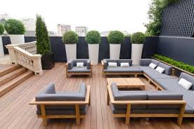 We share your passion for decoration. 30 Modern Ideas For Outdoor Home Decorating With Flowers And Plants