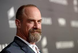 Law & order season show reviews & metacritic score: Law And Order Svu Cast Member Christopher Meloni Shuts Down Rumors He S Returning To Season 18