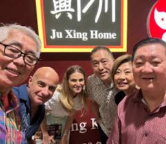 Had a wonderful lunch at Ju Xing Home restaurant at Takashimaya B2 with  Italy Ambassador Dante Brandi and wife Chiara, HSBC Group CEO Wong Kee Joo  and his wife Tess, Aileen and