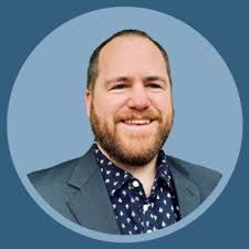 ✨ proof of life friday ✨ After 6 amazing years at Outdoorsy, I'm just  wrapping up my first week here at bread & Butter PR in Austin (please note  the new headshot,