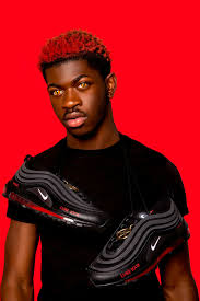 Nike on sunday denied collaborating with rapper little nas x on his controversial satan shoes — which feature a drop of human blood and demonic we do not have a relationship with little nas x or mschf, nike told nbc in a statement. Celeb News Lil Nas X Partnering With Nike To Create Satanic Shoe Celebria Atrl