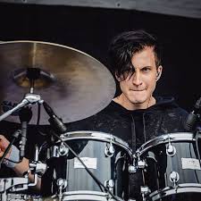 Det er norsk konsertarrangør (nka), som er konsertarrangørenes interesseorganisasjon, som siden 2001 har kåret de beste festivalene. 22 06 2017 Norway Halden Tons Of Rock Festival Alain Ackermann Drummer Drum School