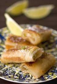 Karibische Rezepte Kreolische Bananen Im Yufka Teig Mit Kokos Rezept Auf Www Gofeminin De Kochen Backen Kuli Rezepte Kochen Und Backen Yufka Rezept