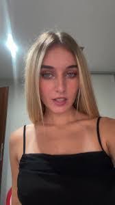 Julia Oria's Instagram, Twitter & Facebook