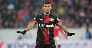En toda su carrera a pateado 23. Bayer Leverkusen Charles Aranguiz Extends Contract Web24 News