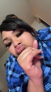 Ashley Heyward's Instagram, Twitter & Facebook