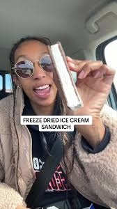 How to Eat Mountainhouse Ice Cream Freeze Dry Sandwich