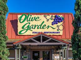 I got five cheese ziti and zuppa toscana soup. The Sean Hannity Olive Garden Pasta Pass Joke Explained Vox