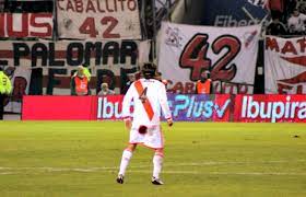 El ídolo millonario siempre puso la cara ante su clásico rival, y para el hincha eso es invalorable. Que Le Paso A Ponzio Pasion Monumental