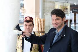 Hakan taşıyan tüm mp3lerini indir hakan taşıyan tüm albümleri hakan taşıyan şarkıları indir ve müziklerini dinle. Hakan Tasiyan A Akdo Da Dogum Gunu Surprizi Maras Televizyonu Kahramanmaras Haber Son Dakika