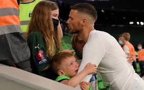 His father name is kenneth berg. Footballers Wags Kids Marcus Berg And His Family During His Last Home