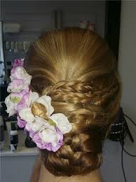Are you the mother of the groom looking for hairstyle ideas for the grand wedding day? Mother Of The Groom Hairstyles