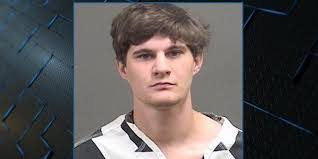 Justin Moncrief's Instagram, Twitter & Facebook