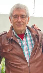 El Intendente Municipal, Marcos Benítez acompañado de Denis Portillo en  representación del Gobernador del Caaguazu, Concejales Municipales y  vecinos del barrio, inauguro en la mañana de este jueves 228 metros  lineales de