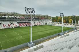 Przed spotkaniem kibice drużyny gości włamali się na obiekt i zmienili ułożenie krzesełek. Derby Lodzi Lks Widzew Chuligani Juz O Sobie Przypomnieli Zniszczyli Krzeselka Na Stadionie Lks U Lodz Tulodz Lodz Wiadomosci Lodzkie