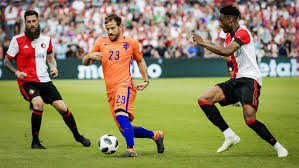 Ван дер ваарт рафаэль (rafael van der vaart). Van Der Vaart Stopt Per Direct Met Voetbal