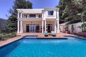 12020 Chalon Rd Brentwood Ca 90049 4 Br 7 5 Ba This Rare Brentwood Gem Has Magnificent View Los Angeles Real Estate California Real Estate Real Estate