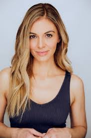 Lesa Kelly's Instagram, Twitter & Facebook