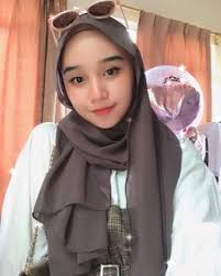 Gambar itu adalah gambar seorang perempuan yang sangat cantik sedang mengangkat 2 jari seperti peace. 70 Intan Ideas In 2021 Fesyen Hijab Fesyen Wanita Budak Perempuan