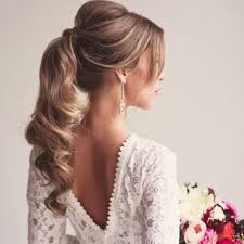 Tendencias en peinados para ir a una boda • Ramiro Gill Salones |  Peluquerías Profesionales en Vigo Pontevedra