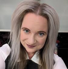 Meet Tomas from Montessori Institute Prague, I'm the one behind our  marketing. This December I'm spending the whole month in India with my  family, so my Christmas season looks a bit different