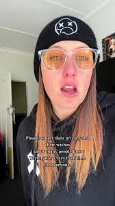 Kristin Parmelee's Instagram, Twitter & Facebook