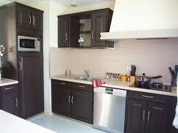 Le changement de la couleur du mobilier demeure l'astuce relooking cuisine bois la plus comment moderniser les armoires de sa cuisine pour lui donner un look moderne. Brico Deco Relooking Cuisine Visite Deco