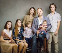 В последнее время количество праздновать день семей необходимо каждому. Den Semi Lyubvi I Vernosti Nashi Tradicii Russkaya Ezhenedelnaya Gazeta Edinenie