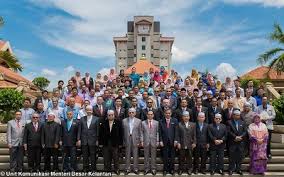 According to the state constitution, the sultan of kelantan shall first appoint the menteri besar to preside over the executive council and requires such menteri besar to be a member of the legislative assembly who in his. Majlis Penyampaian Anugerah Perkhidmatan Cemerlang Apc Anggota Perkhidmatan Awam Peringkat Negeri Kelantan Tahun 2018