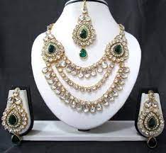 Two Brooch 3 Line Green Stone Wedding Necklace Set Shree Mauli Creation 1480673 Wedding Necklace Set Kundan Jewellery Set Wedding Necklace