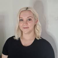 Stacey Lund's Instagram, Twitter & Facebook