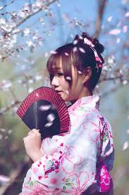 Download this wallpaper as iphone desktop or lock screen: Shy Japanese Girl Sakura Iphone 7 Wallpaper Iphone7wallpapers Co