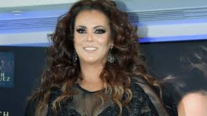 Press conference with the singer edith marquez to present his new album titled amar no es suficiente and deliver a gold record for sales in the hotel. Edith Marquez Afirma Que No Volvera A Casarse Tvnotas Irresistible