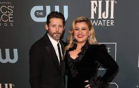 Kelly Clarkson's Lawsuit With Ex Father-In-Law Will Drag Into 2023
