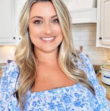 Susan Clanton's Instagram, Twitter & Facebook